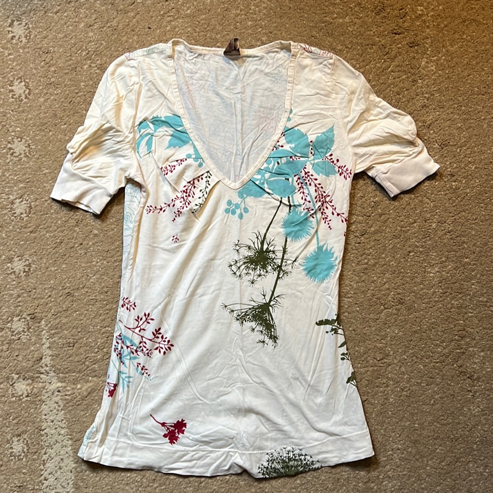 Sweet floral shirt sleeve t-shirt